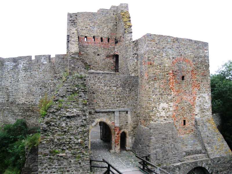 Dějepisně turistická výprava na hrad Helfštýn a do Zbrašovských aragonitových jeskyní