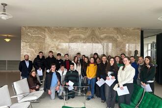 Vydávání pololetních vysvědčení